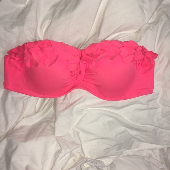 🌸Victoria Secret padded, wire bikini top🌸 - Picture 1 of 4